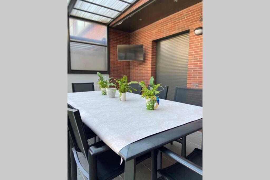 Apartamento Con Gran Jardin Privado Apartment Figueres  Bagian luar foto